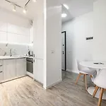 アパート Miku Apartment-modernly Designed Downtown