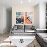 Miku Apartment-modernly Designed Downtown * ティラナ