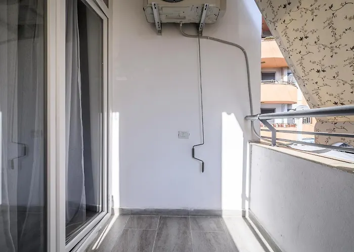 Miku Apartment-modernly Designed Downtown Lejlighed Tirana