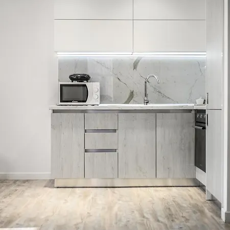 Miku Apartment-modernly Designed Downtown * Тирана