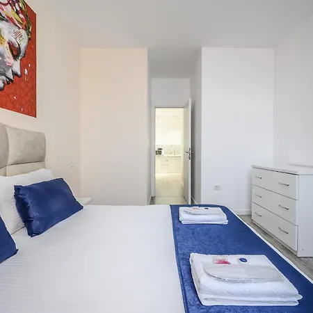 Miku Apartment-modernly Designed Downtown Lägenhet