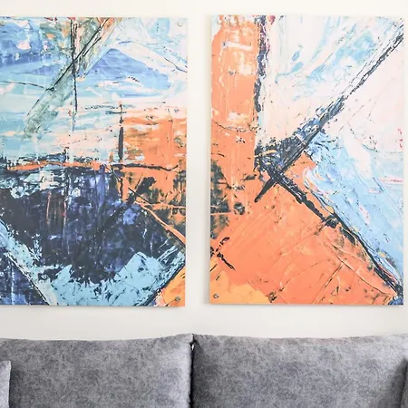 Miku Apartment-modernly Designed Downtown Апартаменты Тирана